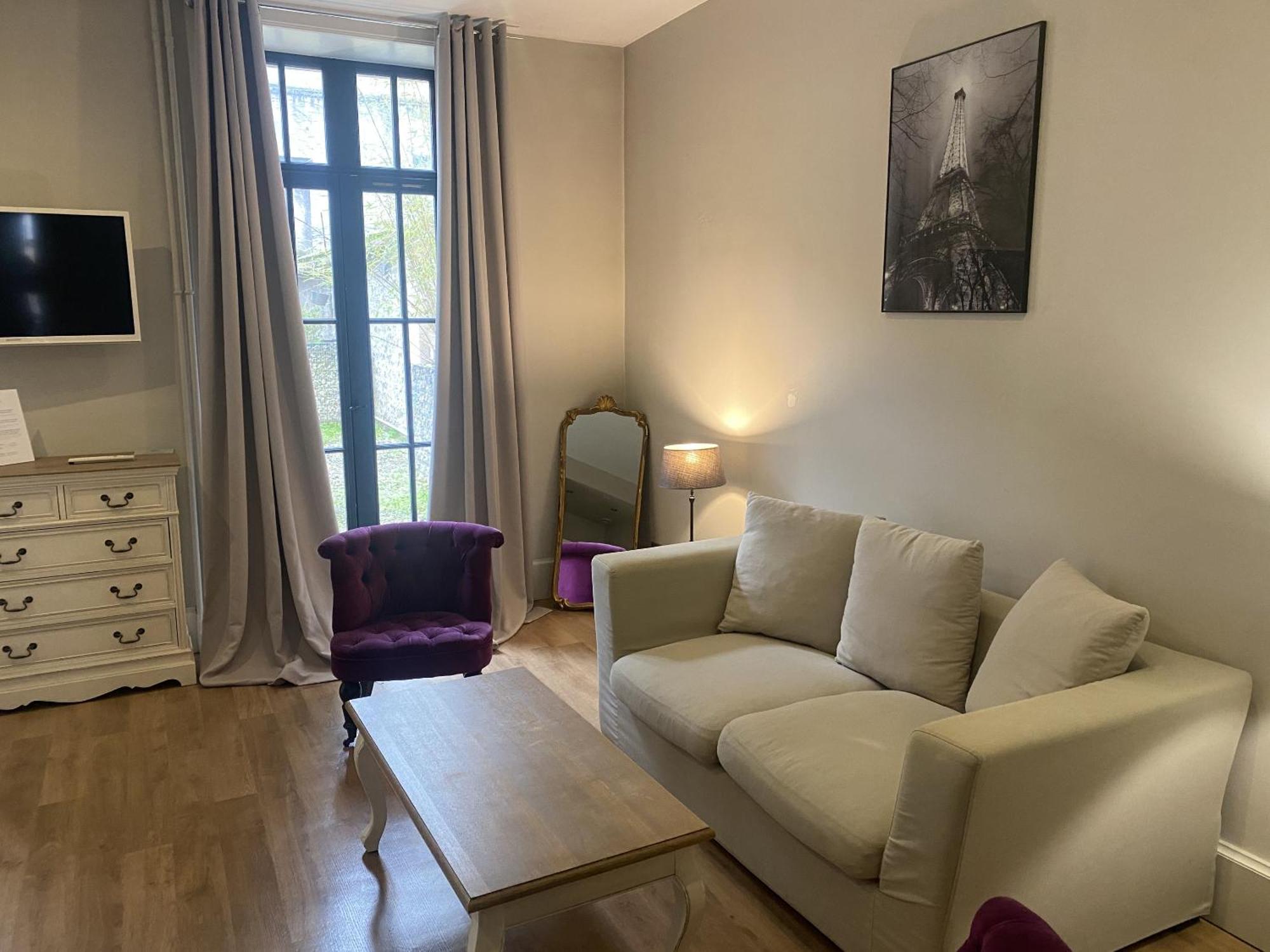 La Villa Beaupeyrat - Apparthotels De Charme Dans Batisse De Caractere Limoges Room photo