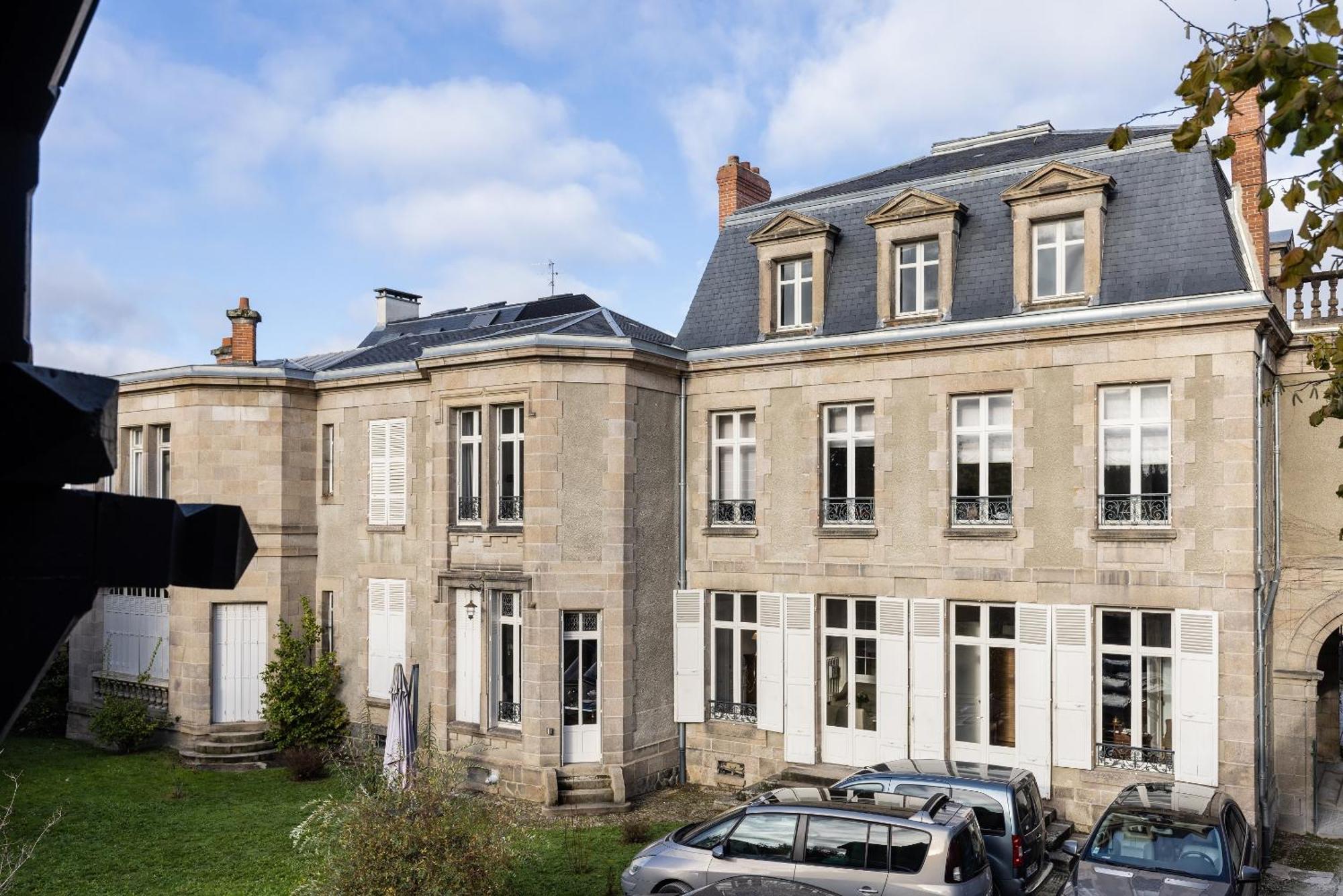 La Villa Beaupeyrat - Apparthotels De Charme Dans Batisse De Caractere Limoges Room photo