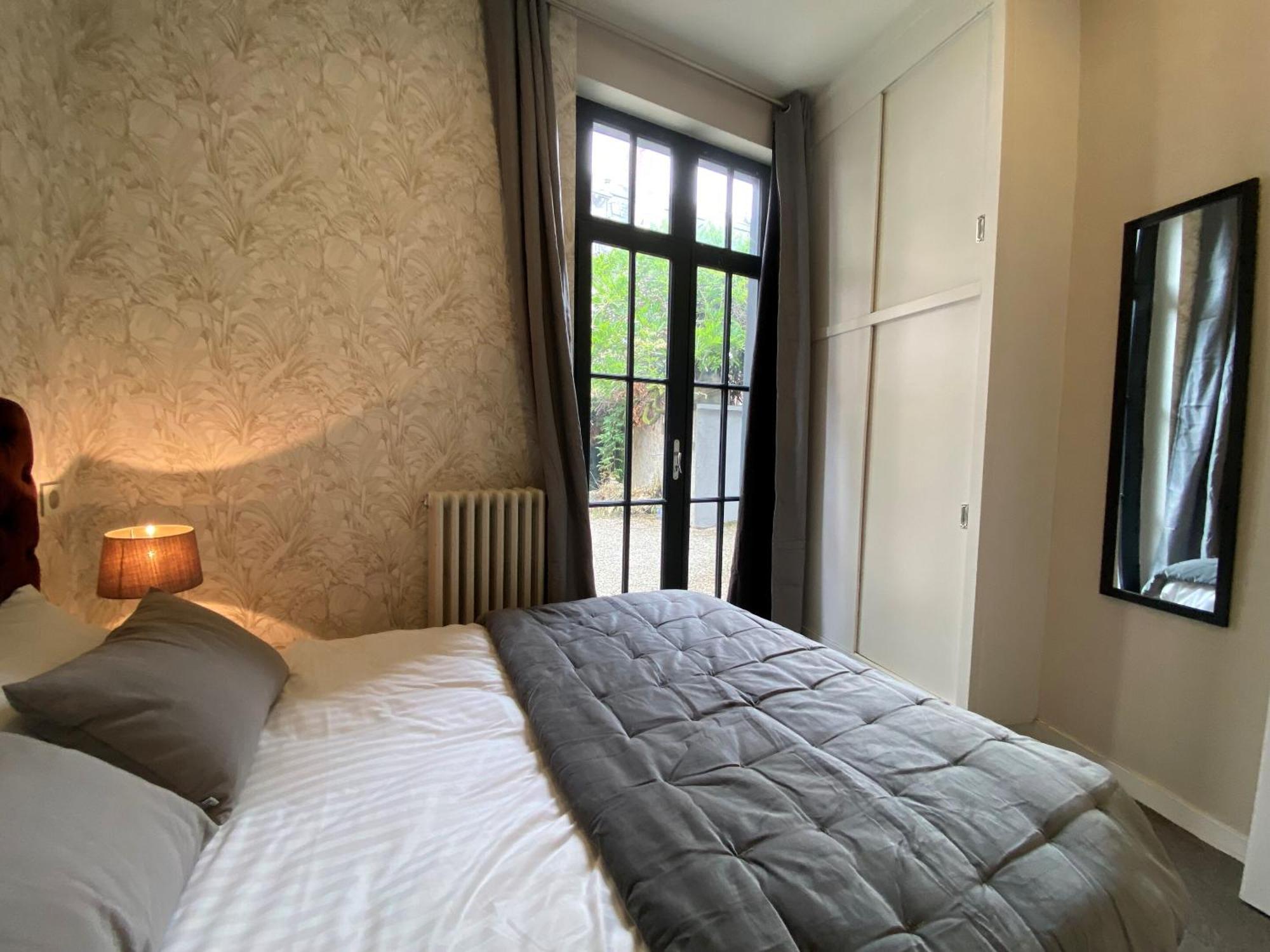 La Villa Beaupeyrat - Apparthotels De Charme Dans Batisse De Caractere Limoges Room photo