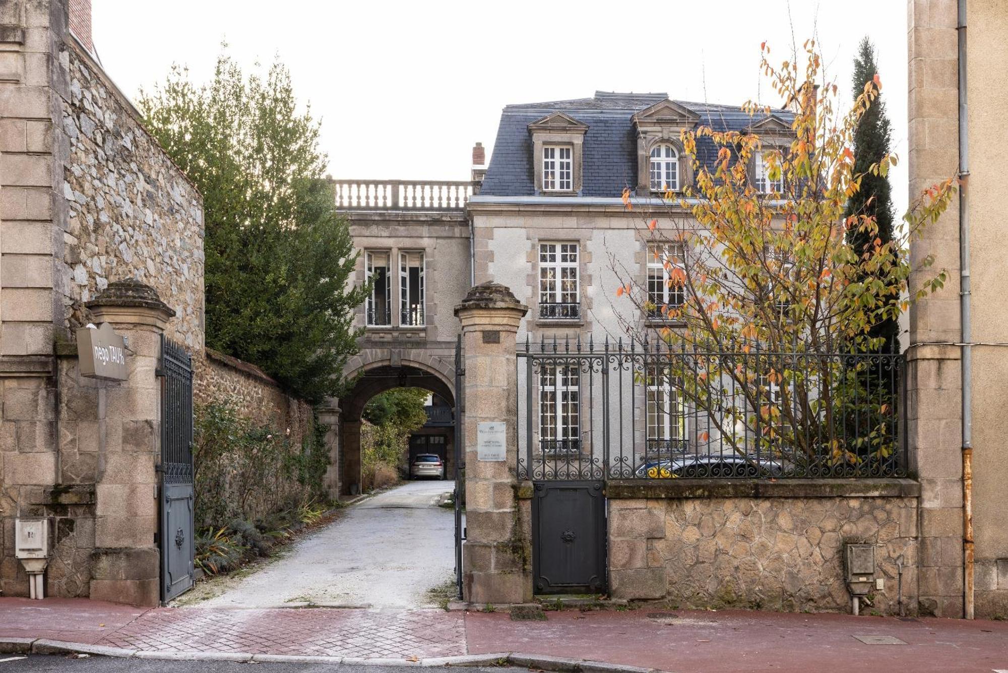 La Villa Beaupeyrat - Apparthotels De Charme Dans Batisse De Caractere Limoges Room photo