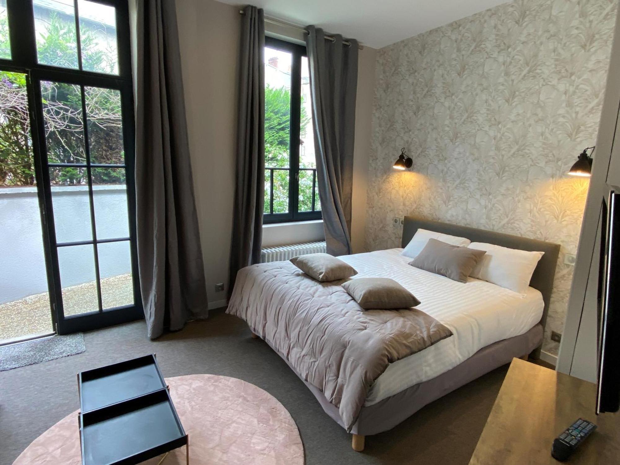 La Villa Beaupeyrat - Apparthotels De Charme Dans Batisse De Caractere Limoges Room photo